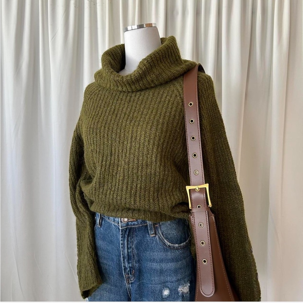 Green acoté turtleneck Mohair blend sweater. - Picture 6 of 8